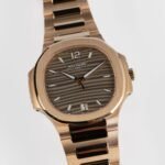 Patek Philippe Nautilus 7118/1R-010 'Ladies' Rose Gold Champagne Golden Dial (2021) - Image 3